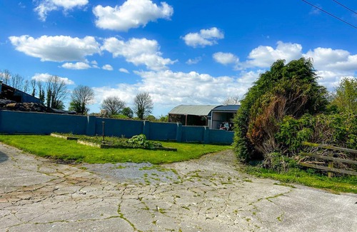 Castleisland Ski Chalet | Lisheenbawn Farmhouse Farranfore