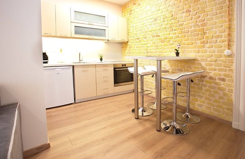Old Town Apartment | Liston Plaza Suite - renovated apartment in the heart of Corfu Old Town