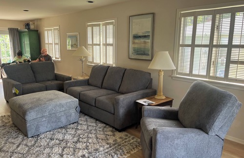 Bay View Cottage | Little Bay Breeze: Charming Vacation Cottage in Petoskey
