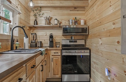 Pittsville Cabin | Little Cabin at Leesville Lake with a GIANT deck