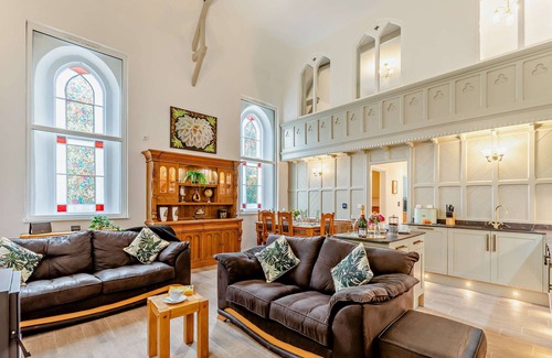 Barnstaple House | Little Chapel - Two Bedroom House, Sleeps 3