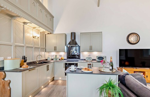 Barnstaple House | Little Chapel - Two Bedroom House, Sleeps 3