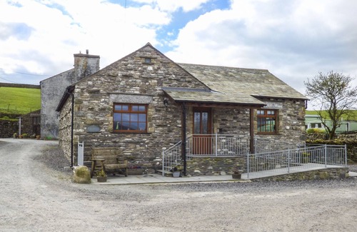 Kendal Cottage | LITTLE CRAKE HOWE, family friendly in Selside Near Kendal