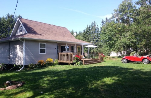 Canoe Cove Cottage | Little Eden Summer Beach Home