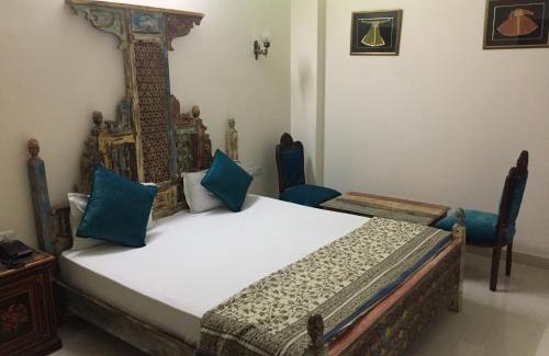 Amer Fort Road Hotel | Little Ganesha Inn
