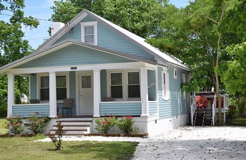Chincoteague Cottage | Little Grit Cottage - Quiet Natural Setting