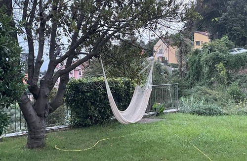 La Foce Apartment | Little house in the garden of period villa in La Foce, La Spezia.