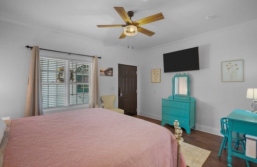 Washington Hotel | Little Inn on Main 214 West Main Street