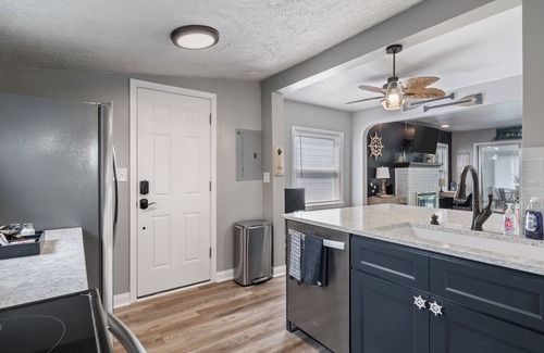 Portage Lakes Cottage | Little Lakefront Getaway on PLX