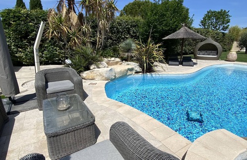 Molleges House | Little Provence house at the foot of the Alpilles mountains