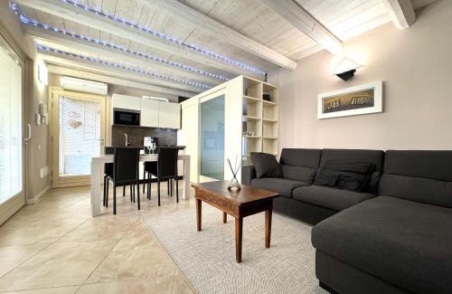 Rivoltella Apartment | Little Queen