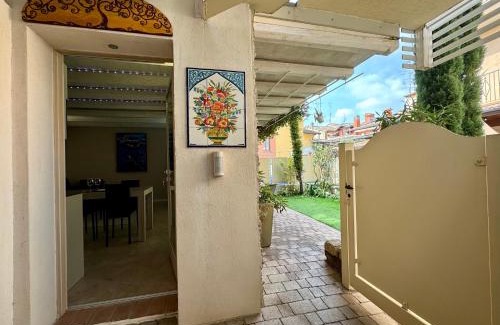 Rivoltella Apartment | Little Queen