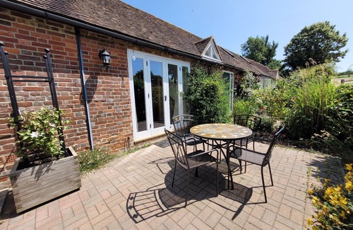 Bilting Cottage | Little Ripple Cottage - a holiday let that sleeps 3 guests in 2 bedrooms