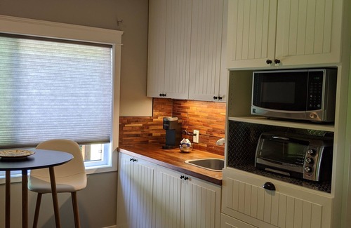 Lake Cowichan House | Little Suite in the Country