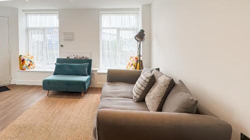 Staple Hill Apartment | Little Sunshine by STAE-Homes