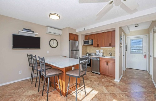 Napeague Apartment | Live Comfortably in a Balcony 1 Bedroom Apt