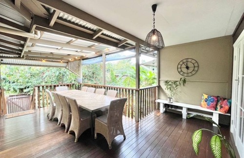 Kuranda House | Live in Kuranda Village | Lush garden | Balcony dining