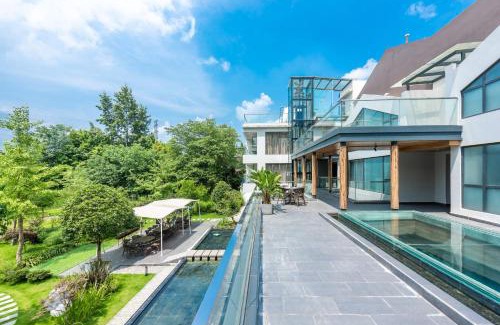 Dujiangyan Hotel | Live In Seclusion青城山-隐逸田居悦水别院