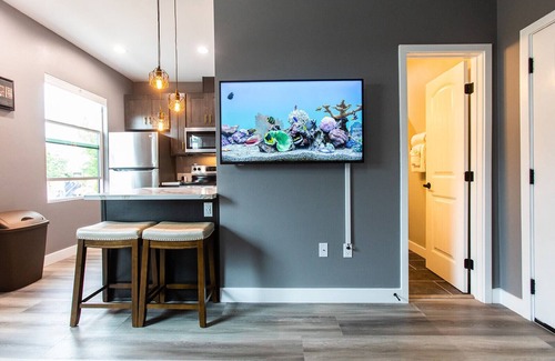 University Heights Apartment | Live Like a Local - Walk to Dining, Shops & Park