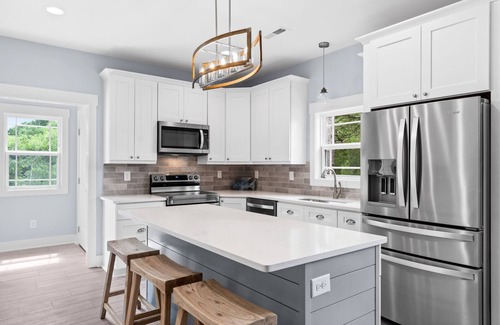 Oak Island Villa | Live Oak Villa~ OKI Family Focused Beach Retreat ~King Primary w/Ensuite