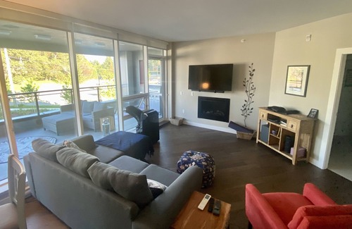 Regional District of Nanaimo Condo | Live, relax and play by the sea