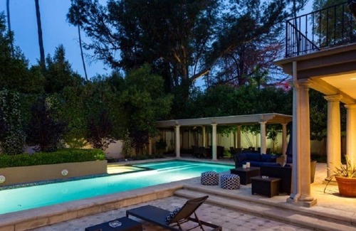 The Flats House | Live the 90210 Lifestyle - Tennis Court Villa Across the Street from BH HOTEL.