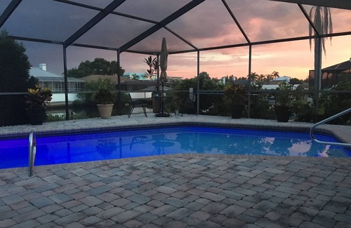 Apollo Beach House | Live the Waterfront Dream: Pool, Dock, Kayaks & Paddleboards Await!
