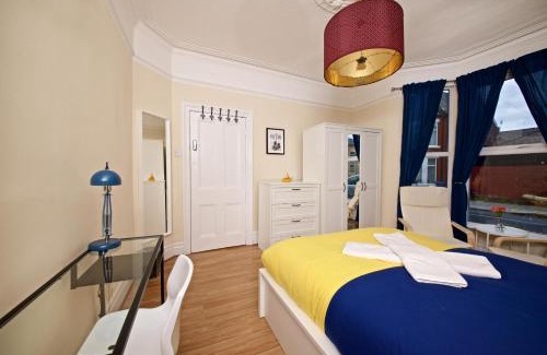 Liverpool Apartment | Liverpool City Stays - The Beatles Theme House - Penny Lane DD1