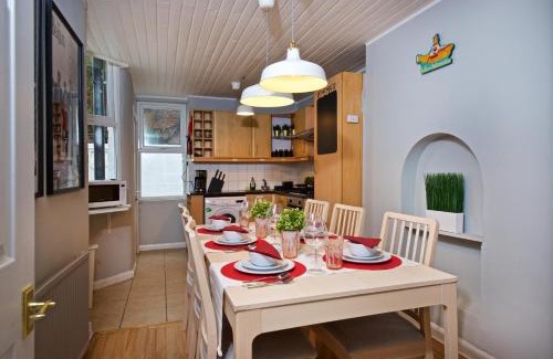 Liverpool Apartment | Liverpool City Stays - The Beatles Theme House - Penny Lane DD1