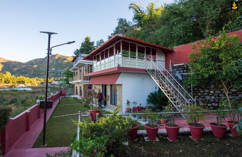 Naukuchiyatal Resort | LivingStone Lake View Resort Premium Room