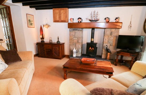 Garn Fadryn Cottage | LLAIN RHUTTAN, family friendly, country holiday cottage in Aberdaron
