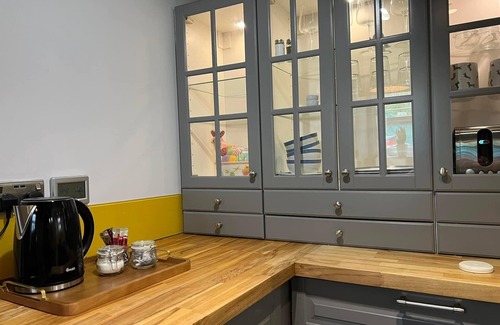 Llansteffan House | Llansteffan - Pet Friendly 2-Bed House, Sleeps 4