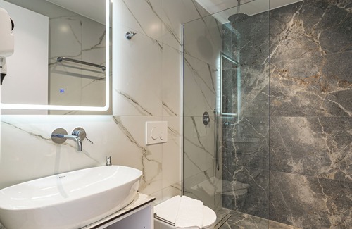 Sarande Hotel | Lluka Sea Side