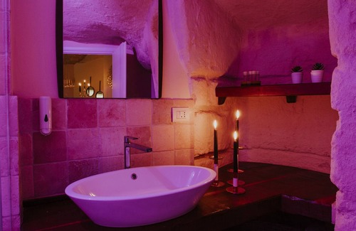 Sasso Caveoso Apartment | Lo Scorcio suite con vista sui Sassi