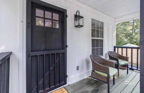 Point Clear House | Lob Lolly Cottage, A stylish cottagen5 minutes to downtown Fairhope,