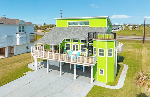 Indian Beach House | 💎Locally Managed Twist of Lime w/Ocean Views, Just Steps from Sand💎