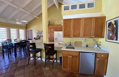 Testman Villa | Located in Shoys-Close to sandy beaches and the Buccaneer Hotel!