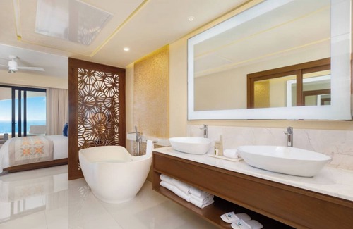 El Zacatal Resort | Located in the corridor between cabo and San Jose