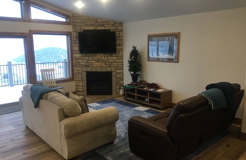 Lava Hot Springs House | Located on the quiet hillside with majestic views of the mountains and valleys.