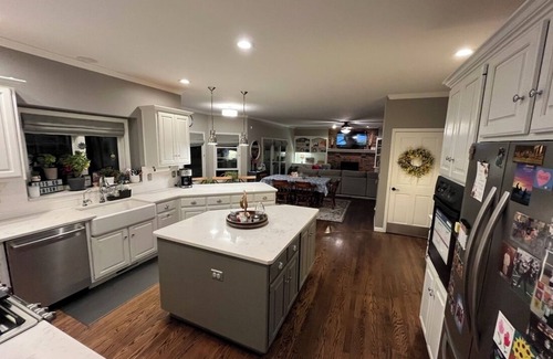 Granger House | LOCATION A+ Spacious 5-bedroom home, walk to dinner & ice cream. A kid kingdom!