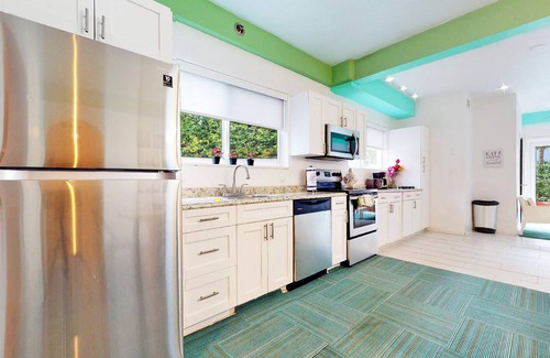 West Avenue House | Location Location Location! In the Heart of South Beach.