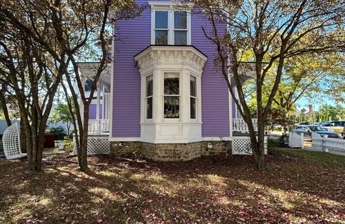 Birmingham Apartment | LOCATION! LOCATION! LOCATION!nWelcome to The Purple House!
