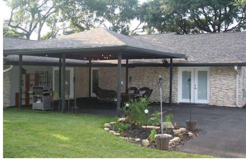 Round Rock House | LOCATION- LOCATION- LOCATION- CLEAN 10 Min Walk to DR Round Rock. Austin in 20.