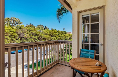 Solana Beach Apartment | Location! West of the 5! 2 Bed Flat!
