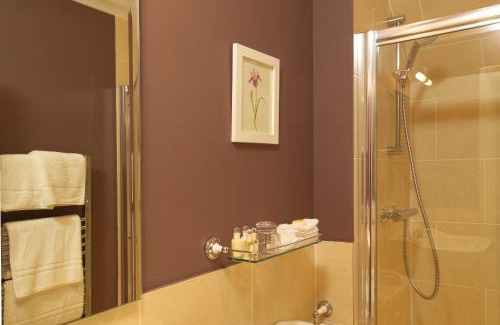 East Lewiston Hotel | Loch Ness Lodge