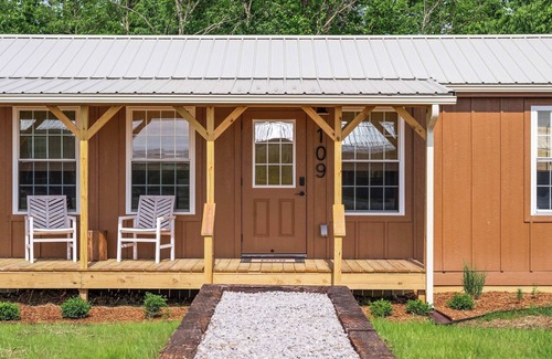 Williamstown Cabin | Lodge 109 at Eden Reserve—Safari Cabin Near Ark