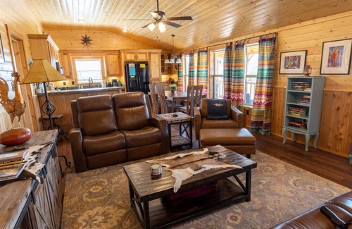 Terlingua Cabin | Lodge - 3Bedrooms + 2.5 Baths in Terlingua