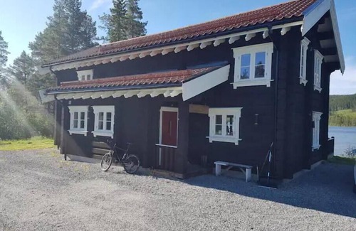 Klovsjo Cabin | Lodge by lake and slopes