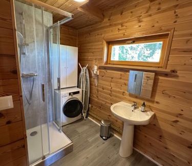 Le Creusot Ski Chalet | Lodge du Parc des Combes avec Accès Parc inclus selon calendrier ouverture Parc