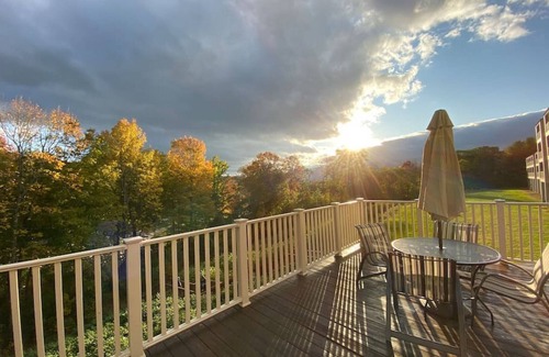 Lincoln Apartment | Lodge Hotel H2 · Loon Mountain Hotel resort.Pool, Hot tub, gameroom